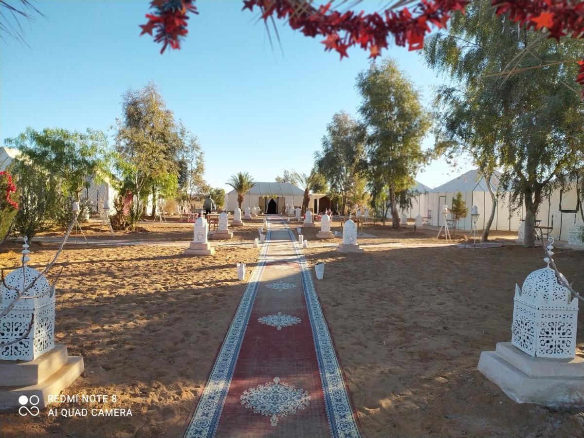 Отель Desert Experience Glamping Мерзуга Экстерьер фото