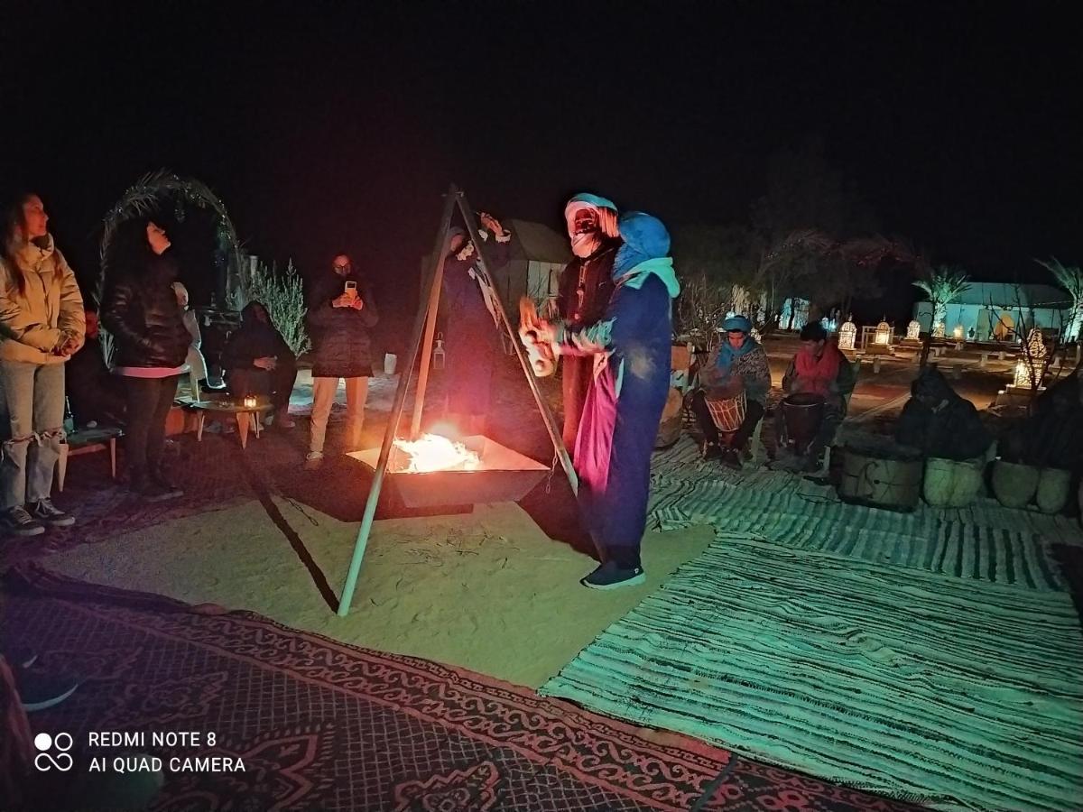 Отель Desert Experience Glamping Мерзуга Экстерьер фото